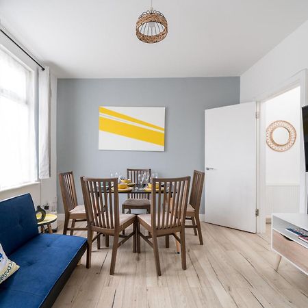 Modern 2 Bed East London Home By Rebby Properties Sleeps 5 Near Canning Town Station Extérieur photo