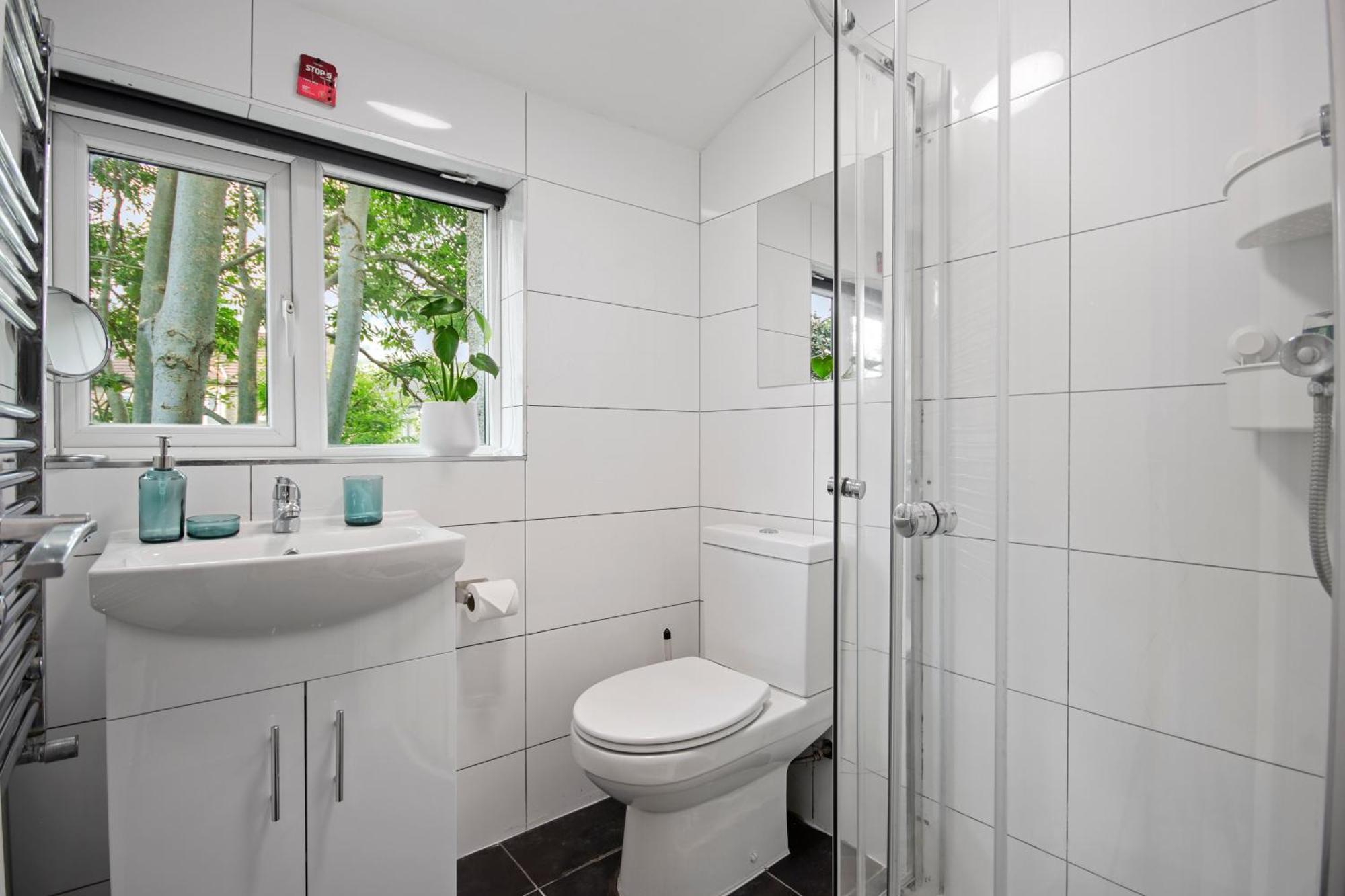 Modern 2 Bed East London Home By Rebby Properties Sleeps 5 Near Canning Town Station Extérieur photo